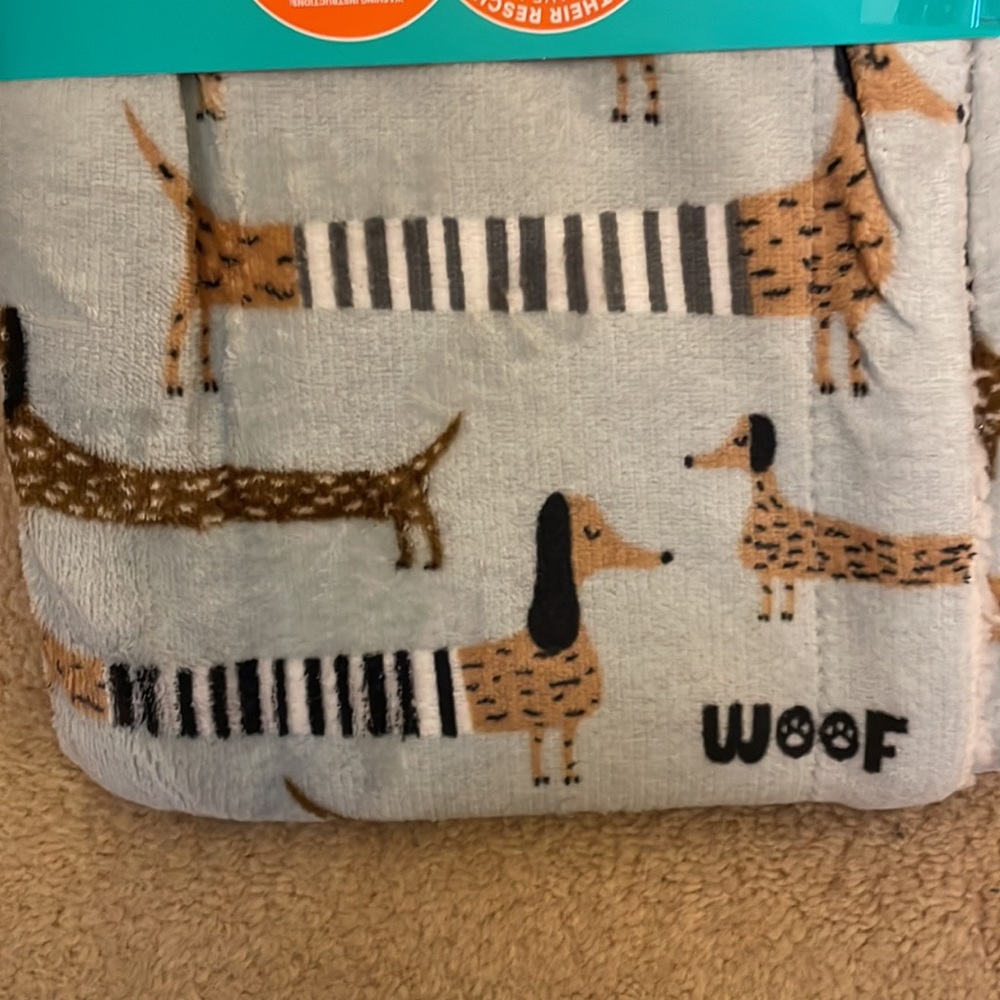 Dachshund  themed light weight throw blanket - Picture 4 of 5